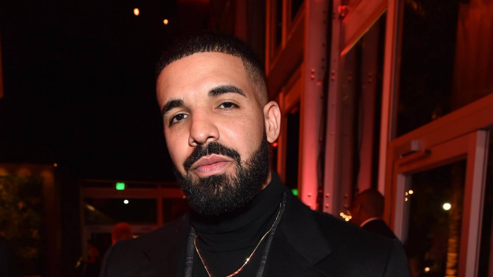 Drake requests for Maradona by Niniola on Live Radio