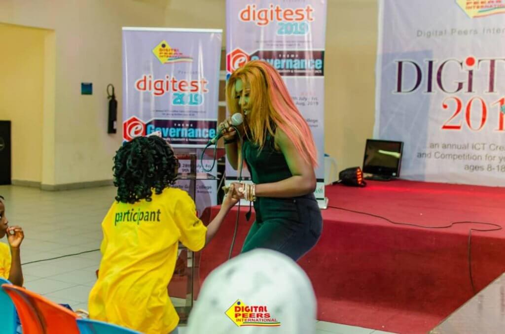 Niniola inspires children at DIGITEST 2019